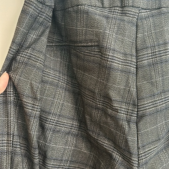 Stretch pull on patterned pant - Picture 4 of 5